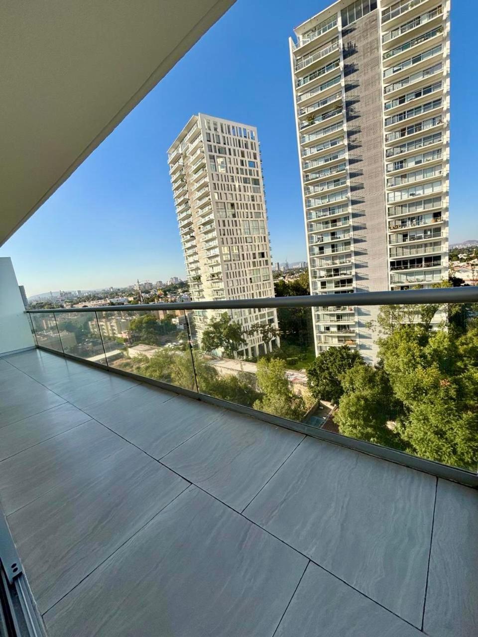 Park Life Guadalajara Aparthotel Buitenkant foto