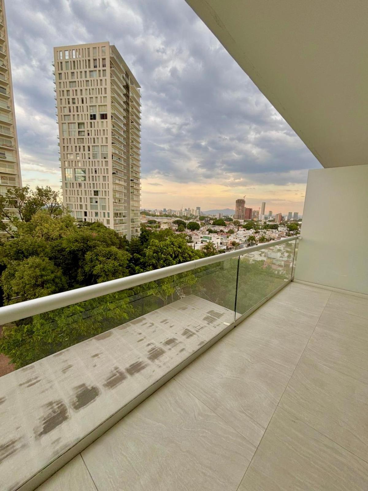Park Life Guadalajara Aparthotel Buitenkant foto